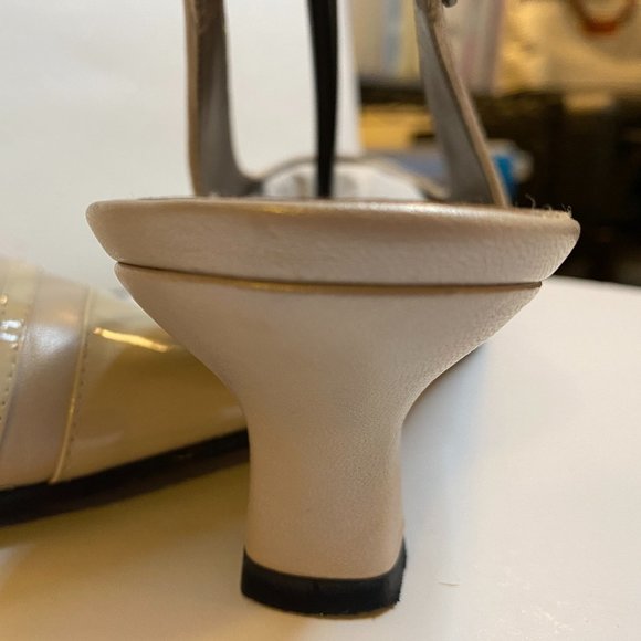 💵 PRICE DROP!!!! 💵 Vaneli Cream Slingback Heels Size 9 1/2 Wide - Picture 8 of 10